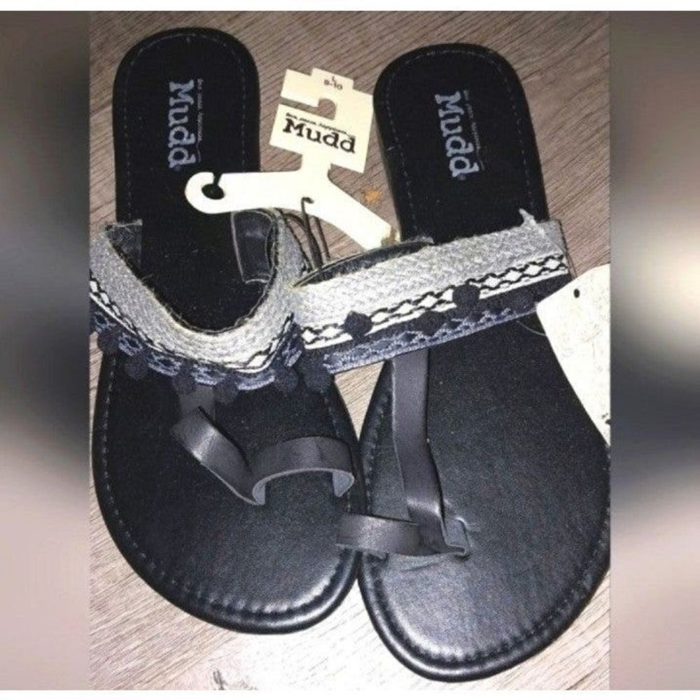 Ladies Black And Grey Super cute Pom Pom Festival Sandals sz 9-10